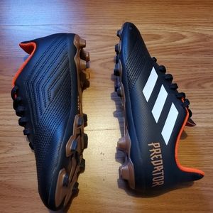 Adidas Predator boys soccer cleats